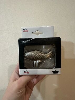 New Staub Animal Knob Fish One Size Stainless Steel 40509-348-0 NIB